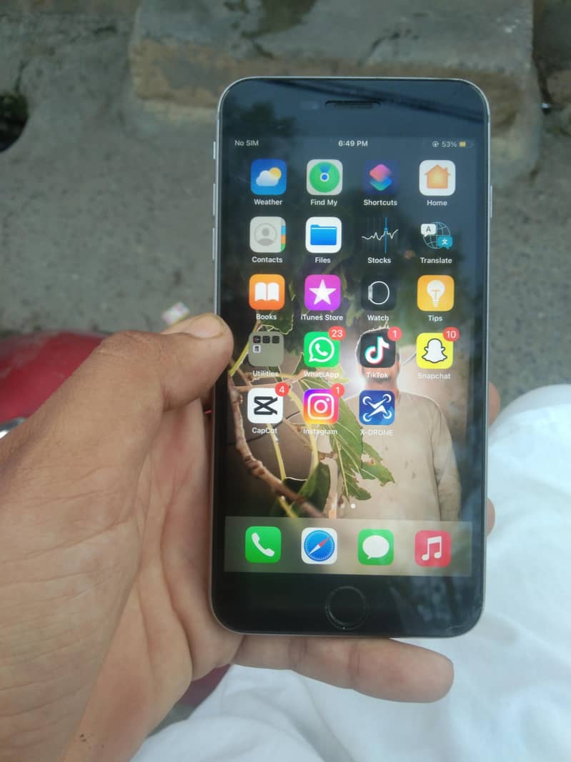 Apple iPhone 6 Plus 5