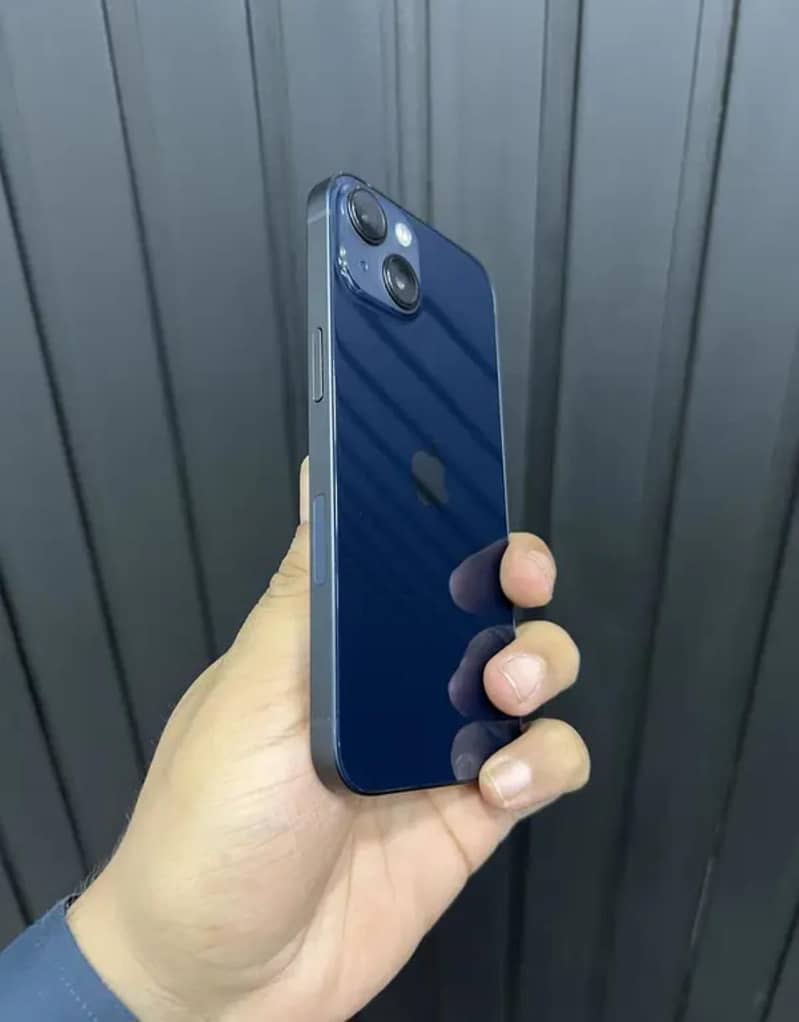 Apple iPhone 13 4