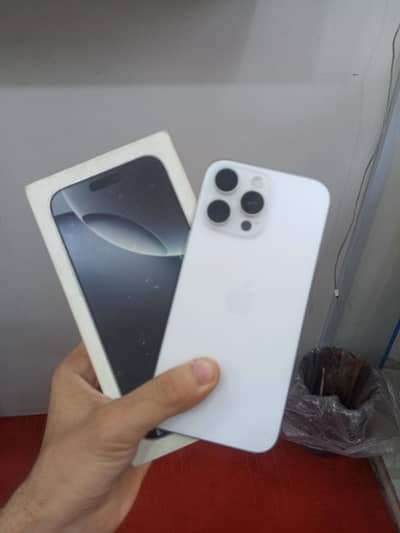 Apple iPhone 16 Pro Max