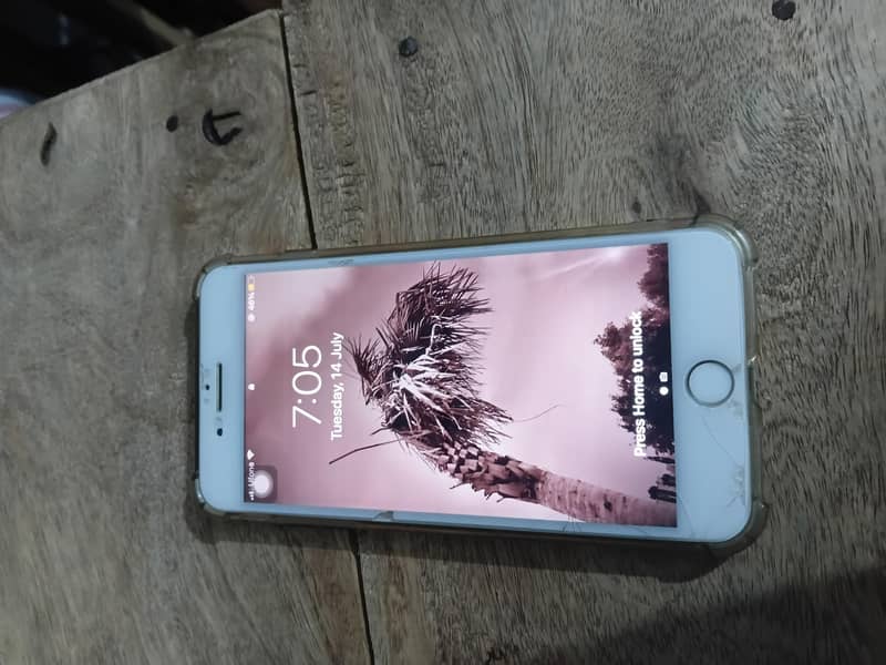 Apple iPhone 7 Plus 0