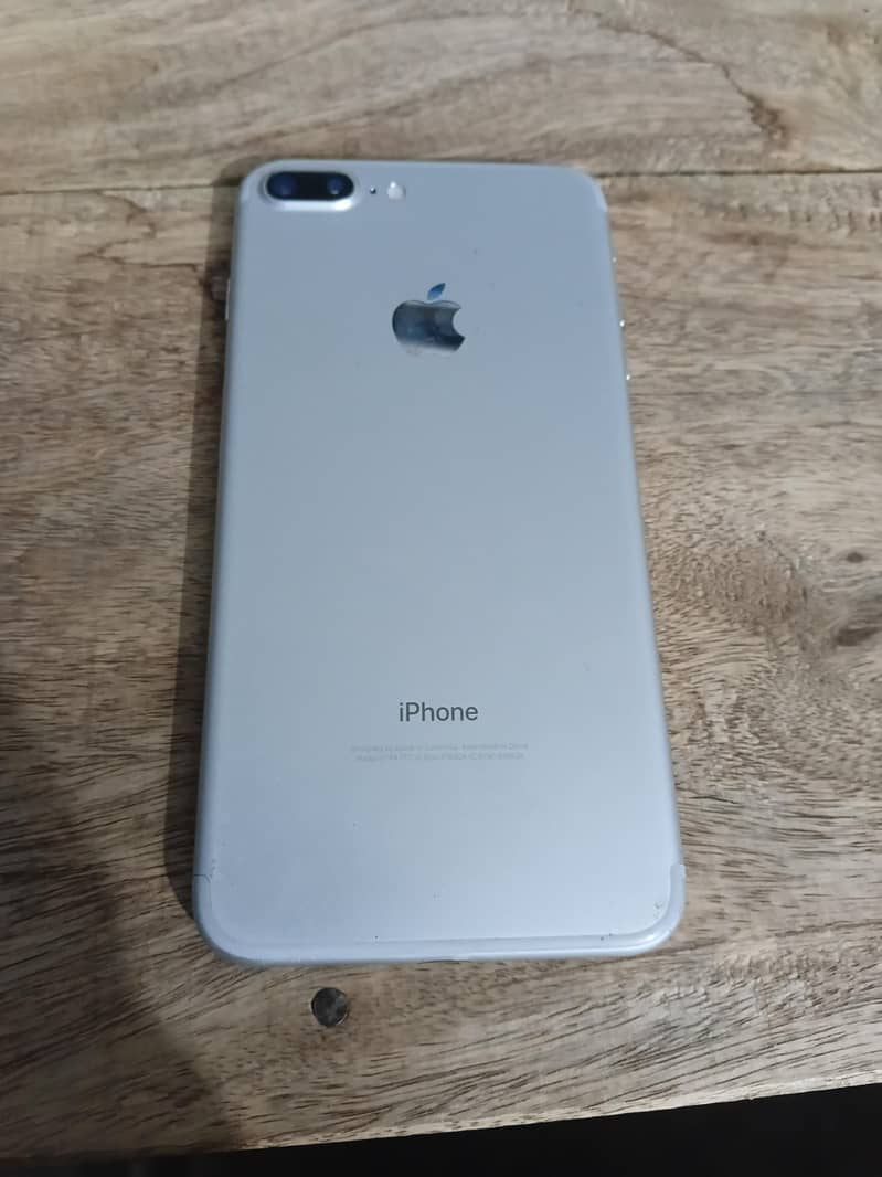 Apple iPhone 7 Plus 1