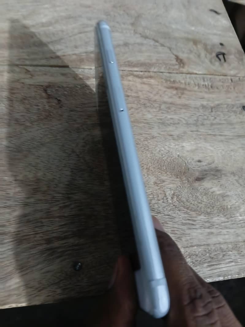 Apple iPhone 7 Plus 2