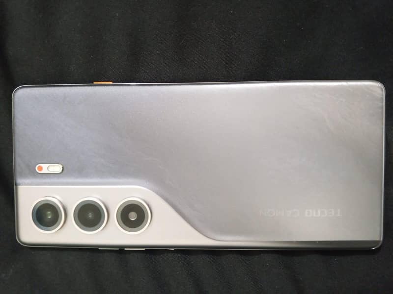 Camon 40 pro 1