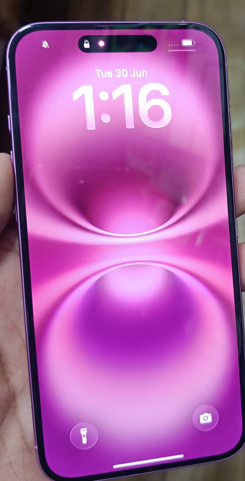 Apple iPhone 16 Plus 4