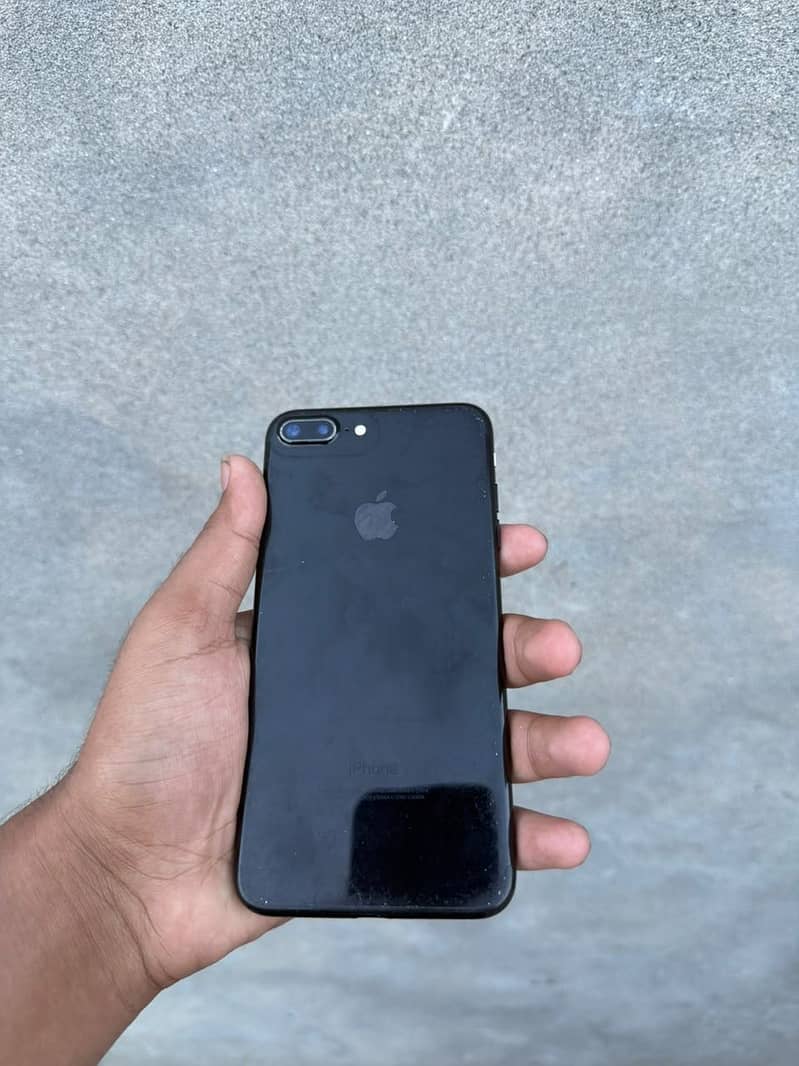 Apple iPhone 7 Plus 2