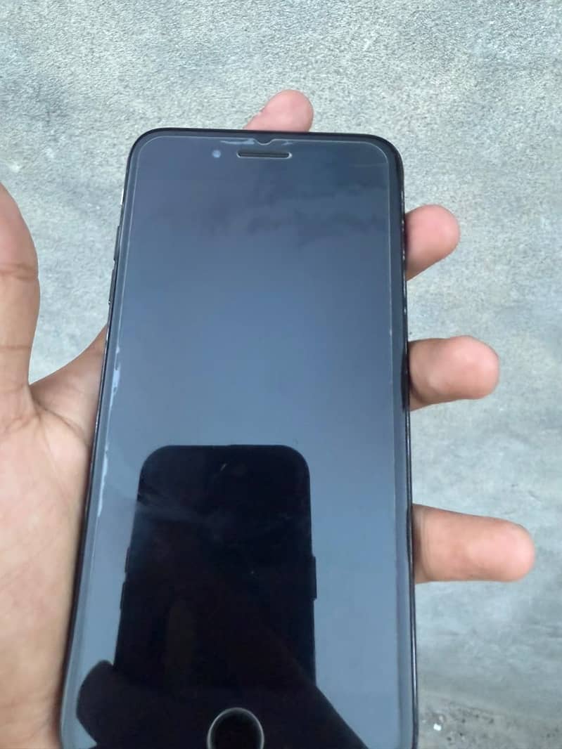 Apple iPhone 7 Plus 6