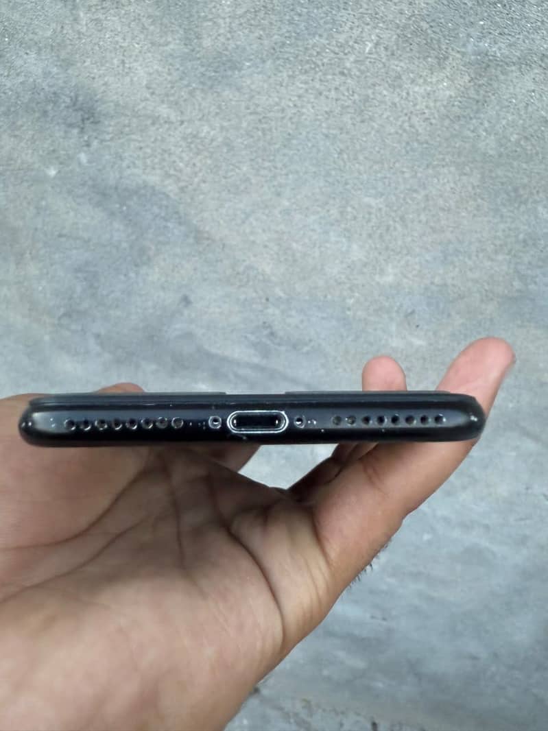 Apple iPhone 7 Plus 8