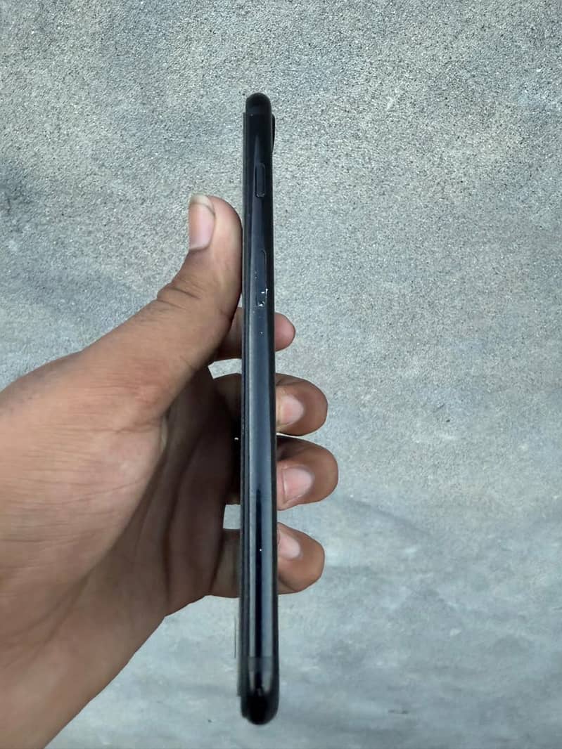 Apple iPhone 7 Plus 9