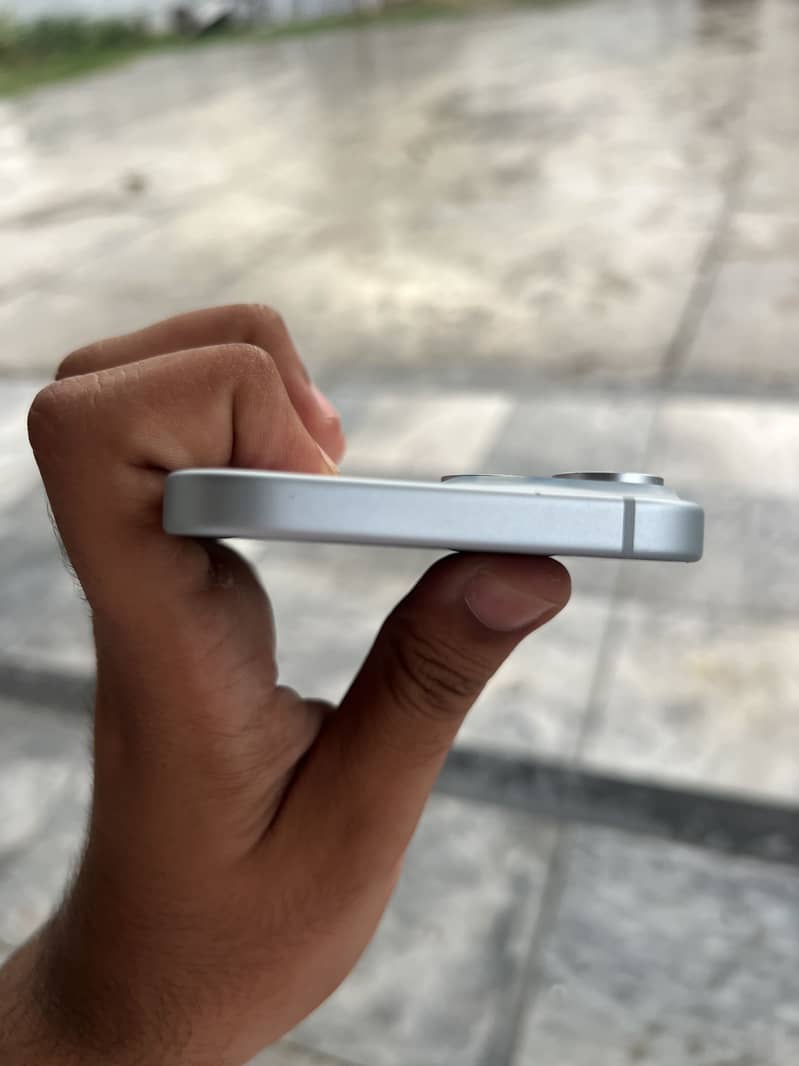 Apple iPhone 15 2