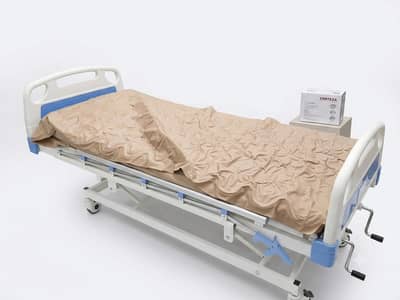 Manual Patient Hospital Bed with Anti-Bedsore Air Mattress