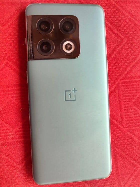 One Plus 10 Pro 1