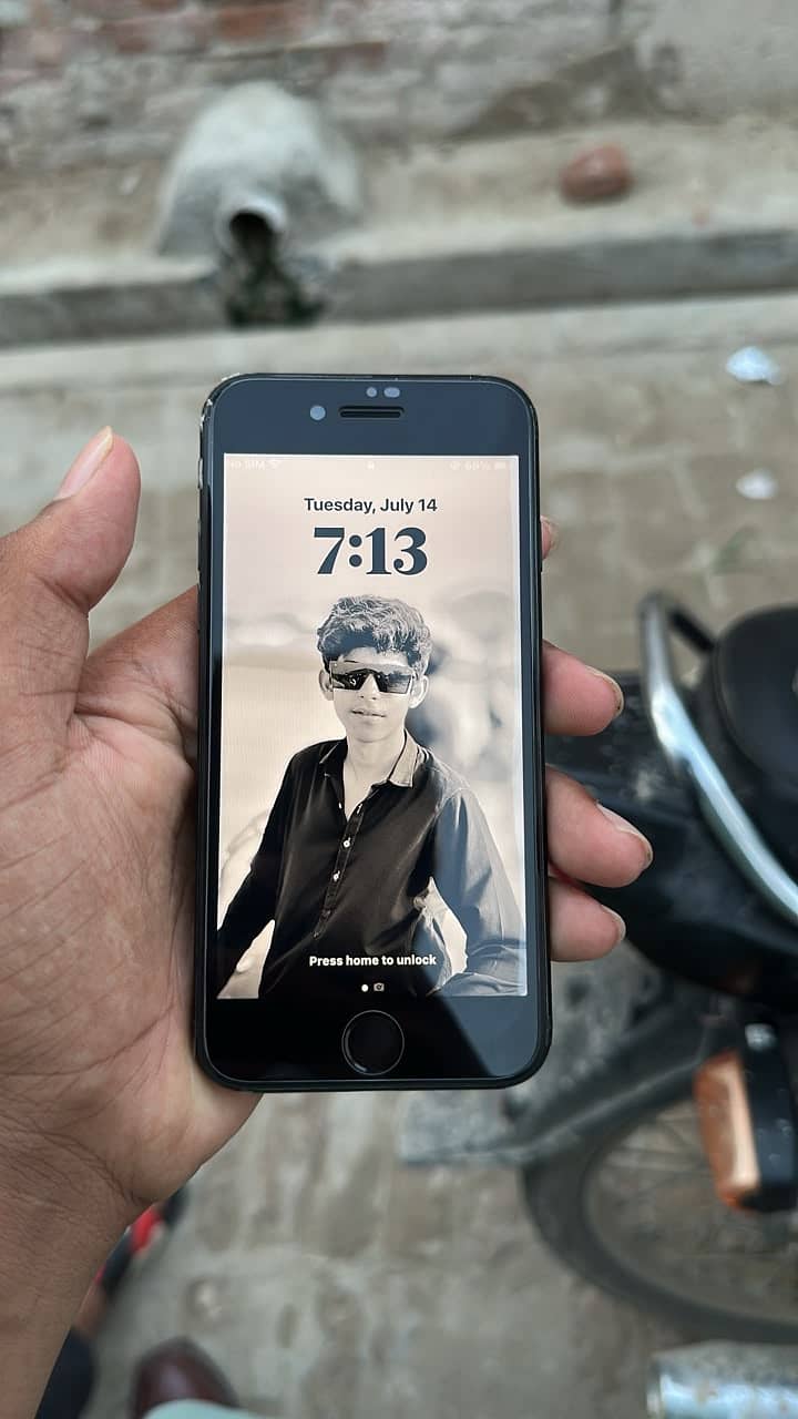 Apple iPhone SE 4