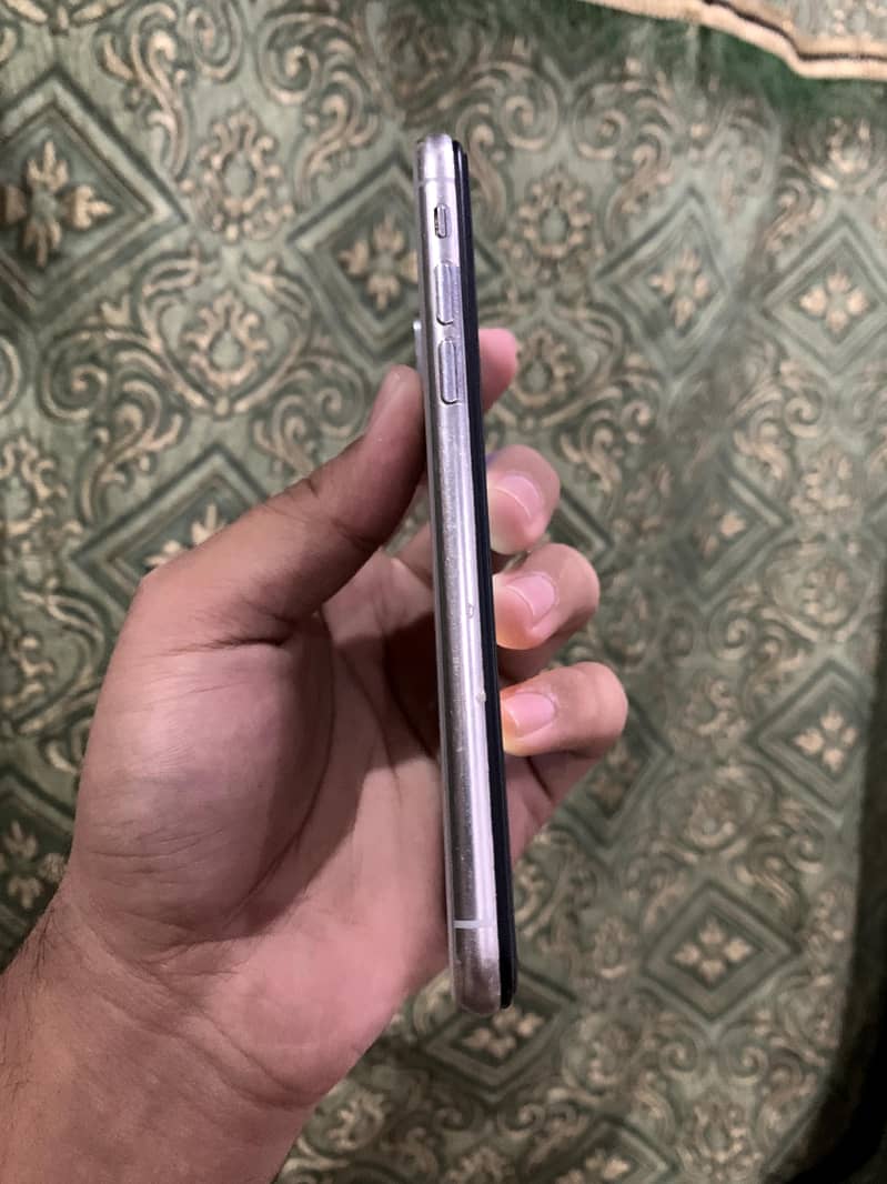 IPHONE X 3