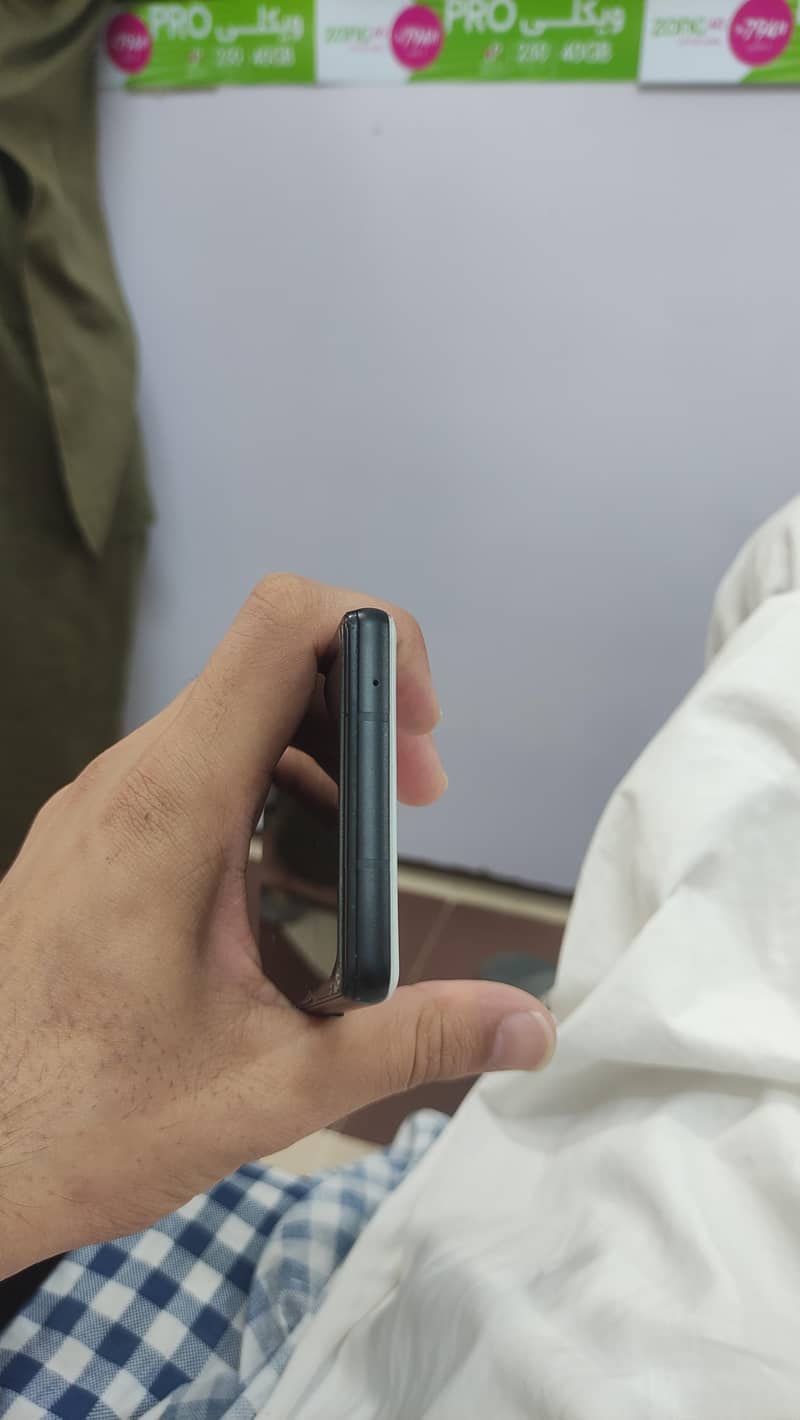 Google Pixel 6a 3