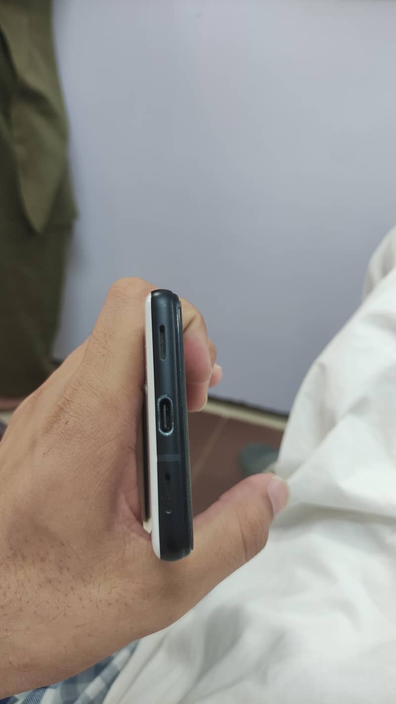 Google Pixel 6a 5