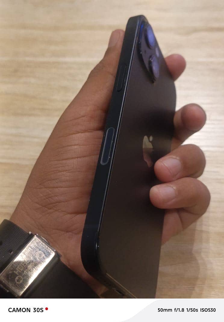 Apple iPhone 13 2