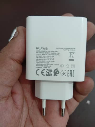 Huawei 65W USB-C Super Fast Charger with Type C Cable (03104261947)