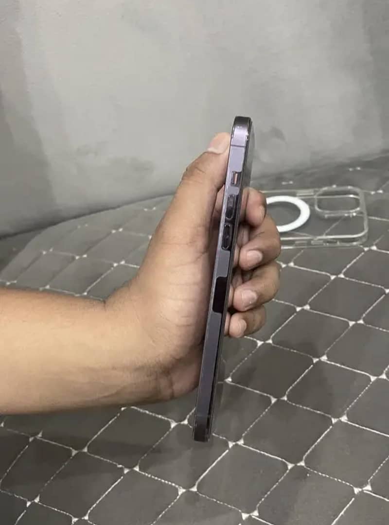 iPhone 14 Pro Max 3
