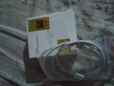 Iphone. Charger original new