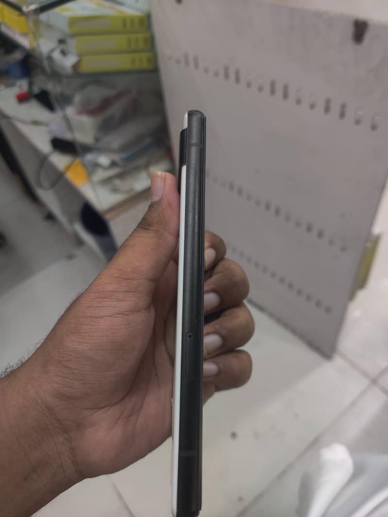 Google pixel 6a 4