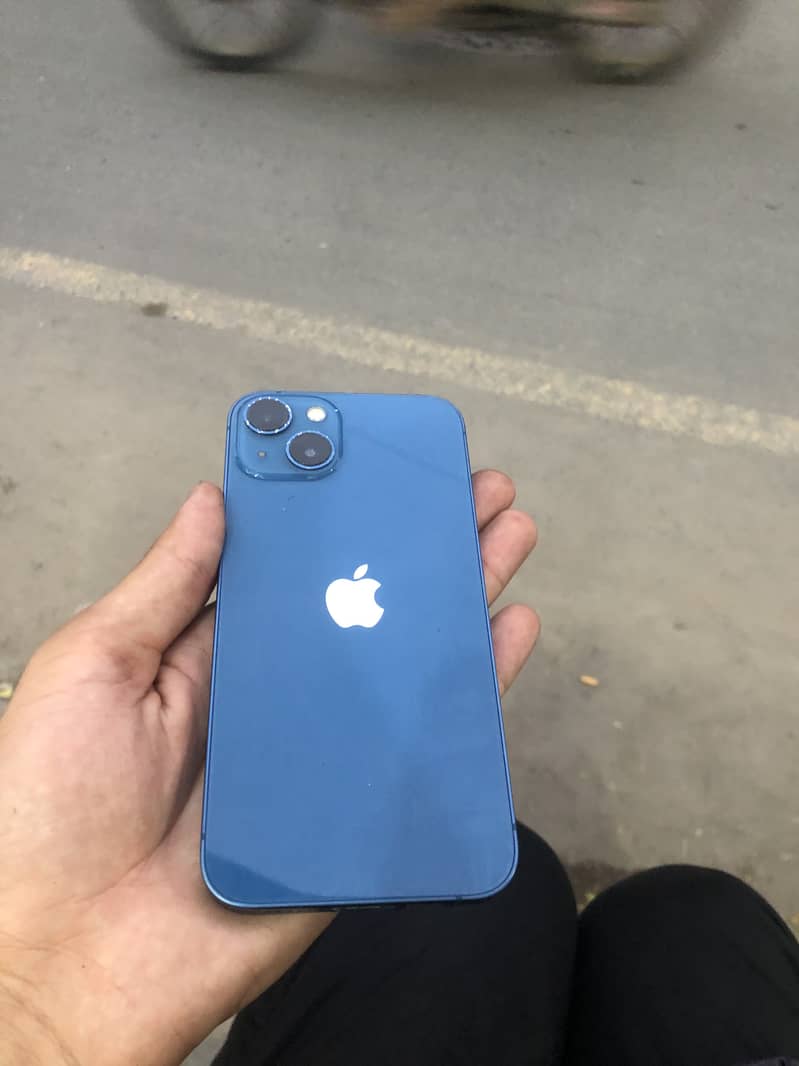 Apple iPhone 13 6