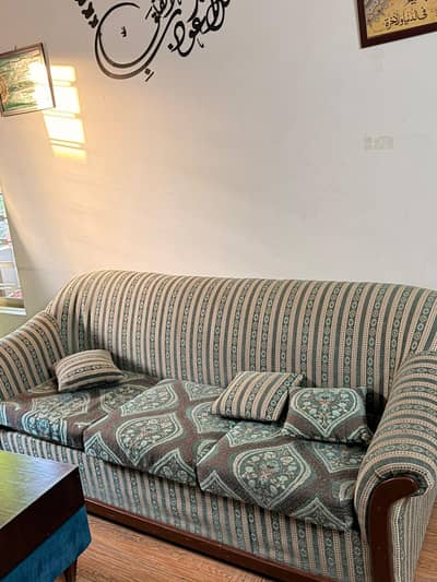 selling the sofa set