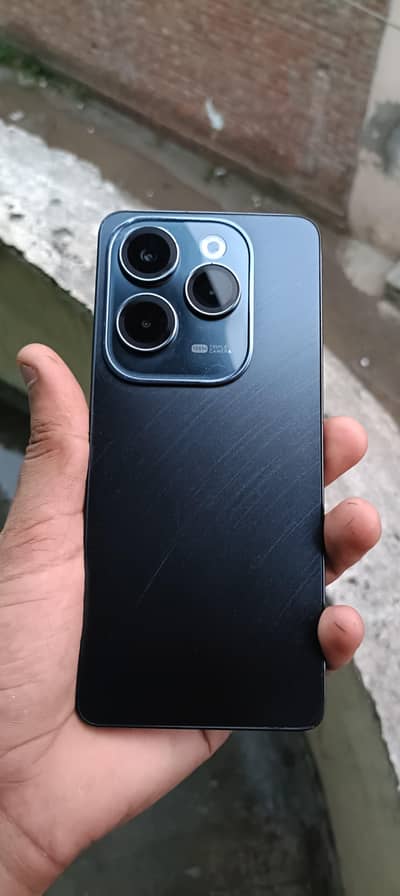 Infinix Hot 40 Pro full box