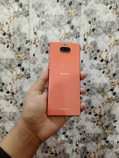 Sony Xperia 8