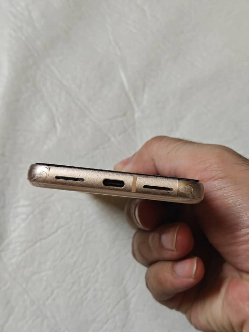 Google Pixel 8 4