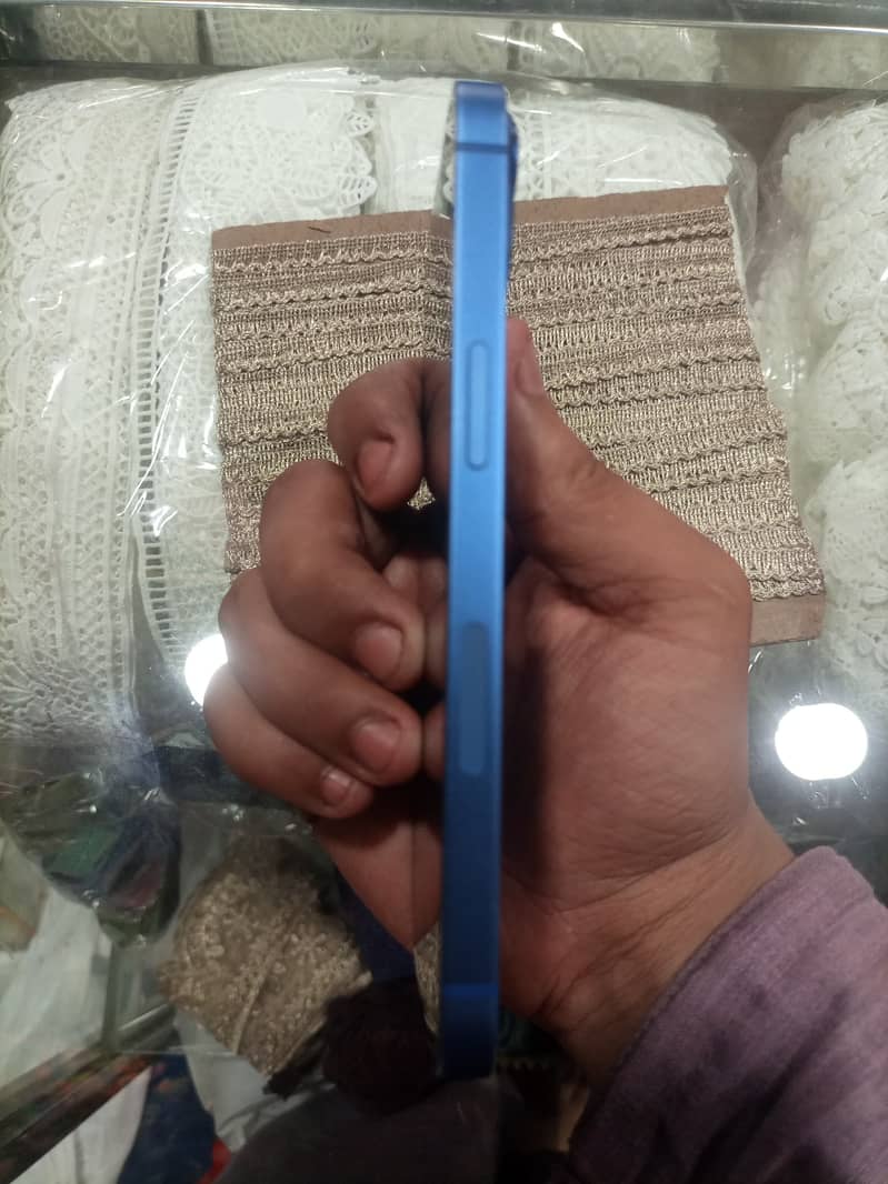 Apple iPhone 13 1