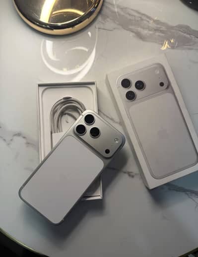 iPhone 17 Pro Max - JV