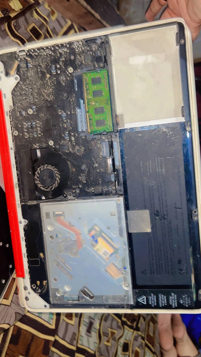 MacBook 1