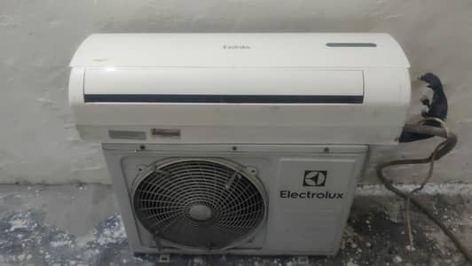 Electrolux non inverter 1.5 ton Ac