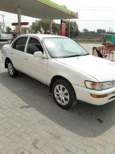 Toyota Corolla XE 2000