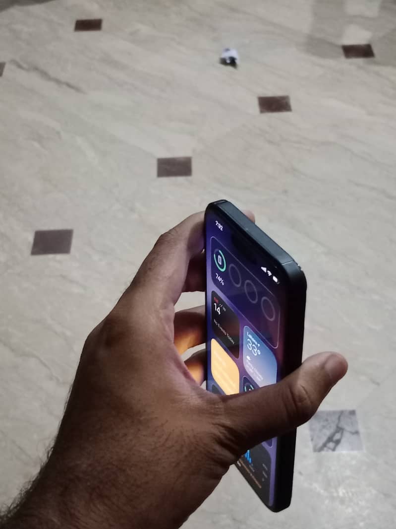 iPhone 15 2