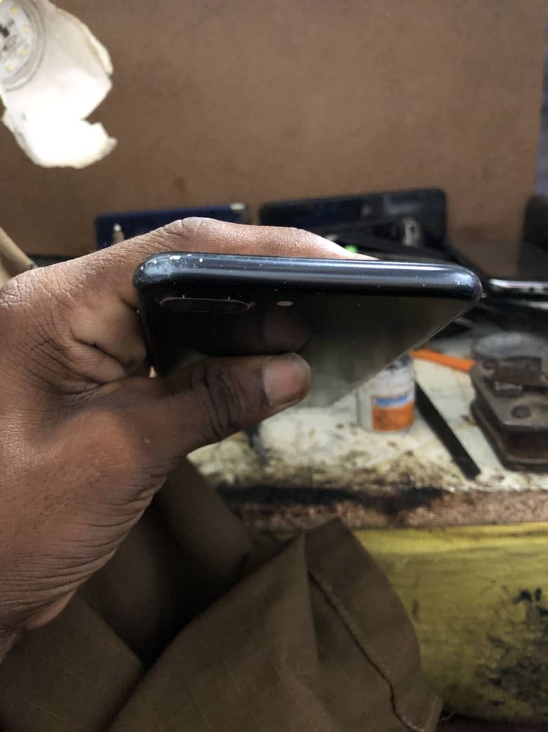 Apple iPhone 7 Plus 2