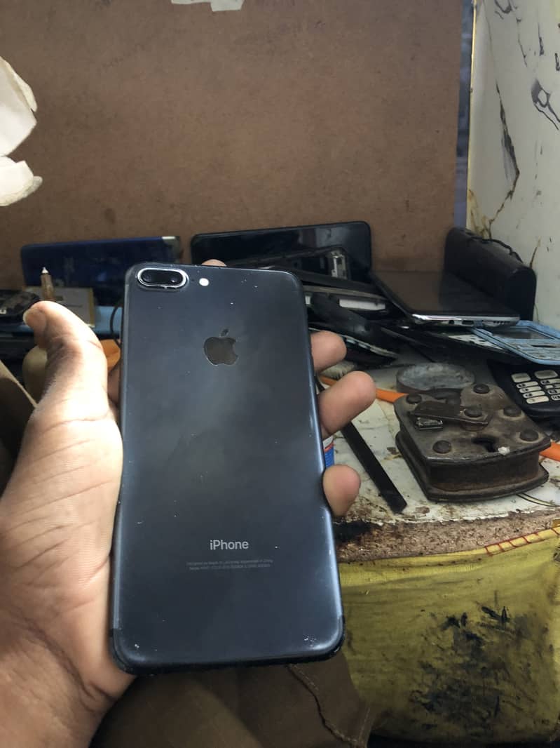 Apple iPhone 7 Plus 5