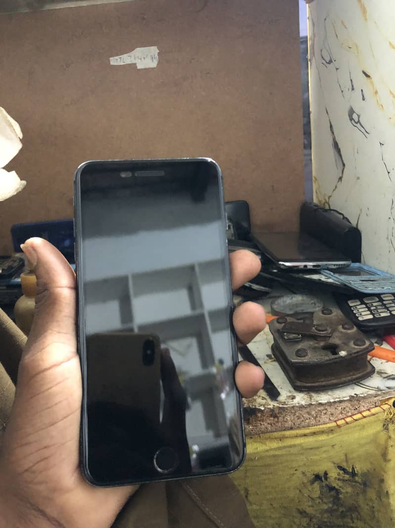Apple iPhone 7 Plus 6