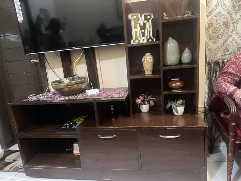TV CONSOLE 4