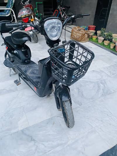 Bicin SK electric scooty 2 month used only