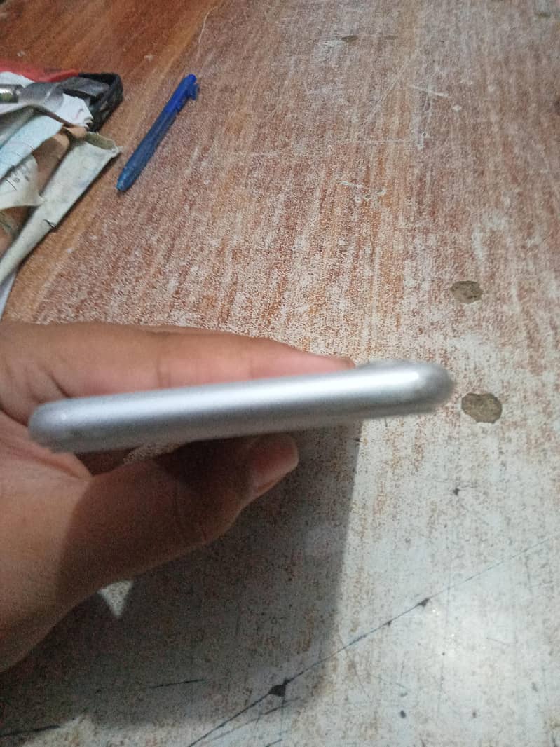 Apple iPhone 7 4