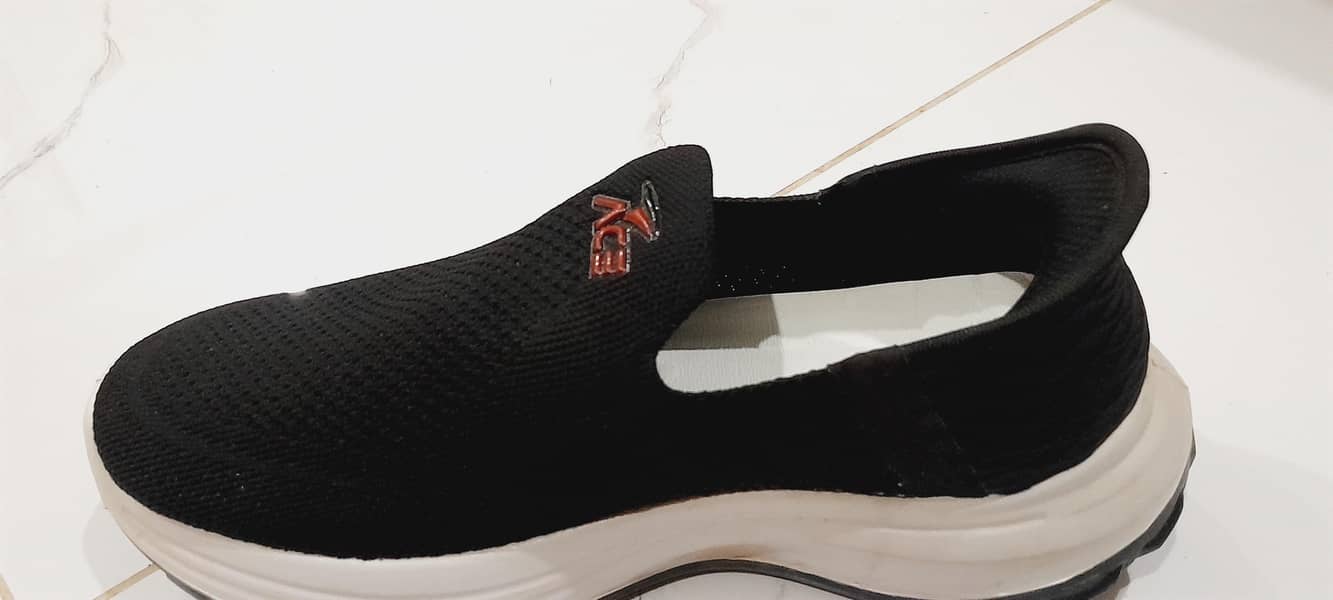 SNEAKERS 1