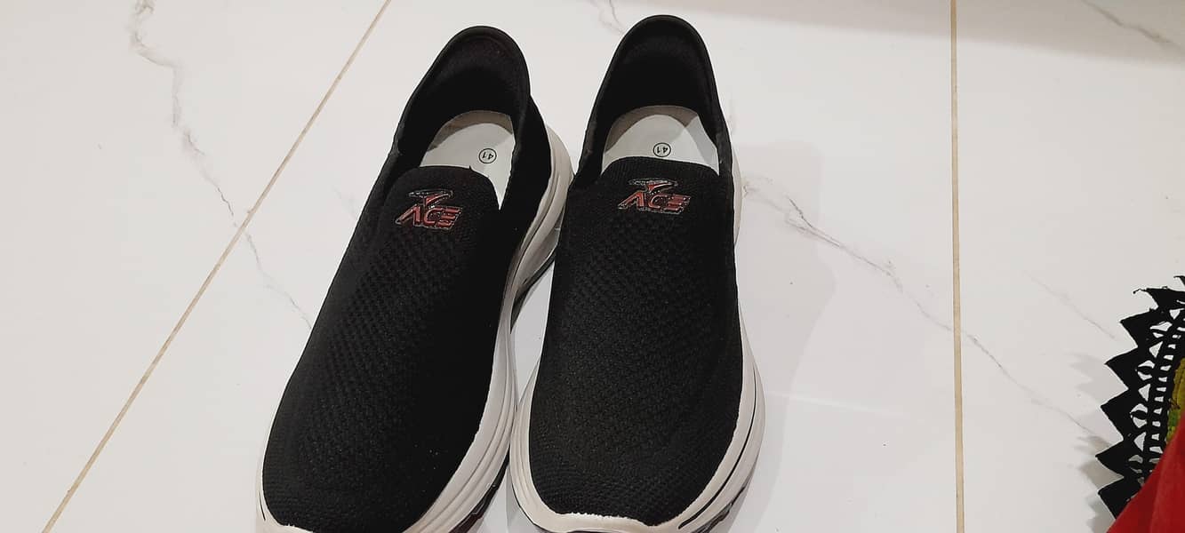 SNEAKERS 3