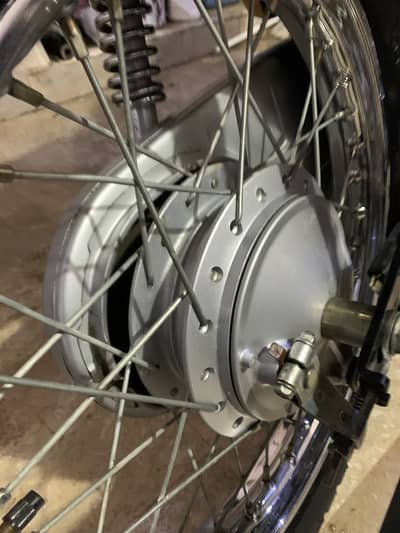 Honda cg125 special editions gold nut to nut genuien
