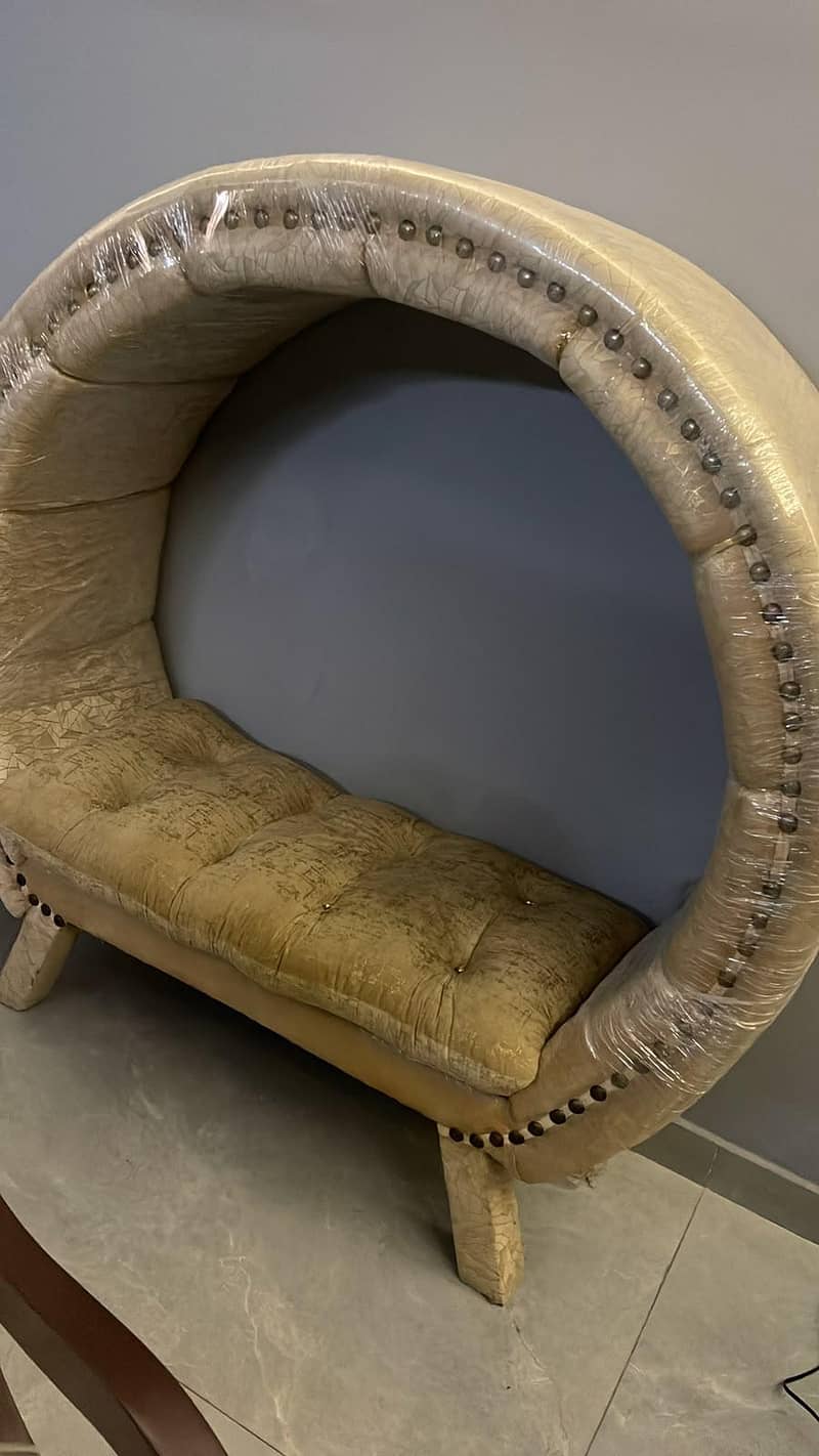 Beautiful Ring Sofa 0