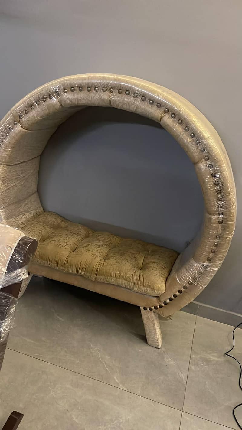 Beautiful Ring Sofa 1