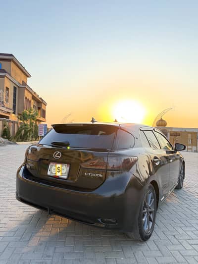 Lexus CT200h 2014