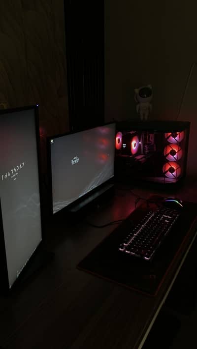 Gaming PC with dual Screen