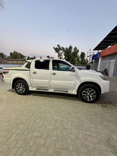 Toyota Hilux 2011
