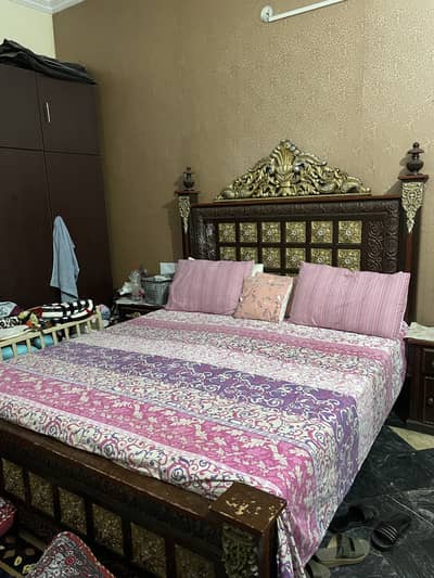 Wooden bed set